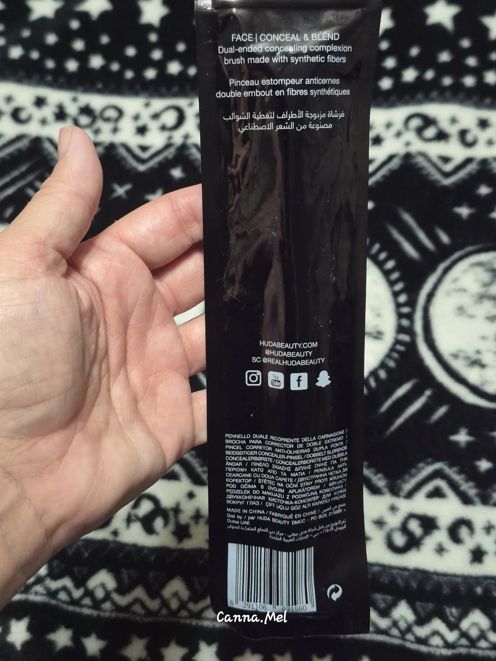 HUDA BEAUTY Face Conceal & Blend Dual-Ended Brush
